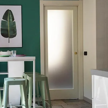 Charming & Modern Flat By Solutions 아파트 *