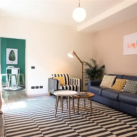 Charming & Modern Flat By Solutions Apartment Como