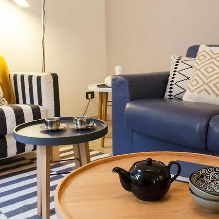 Charming & Modern Flat By Solutions Apartment *